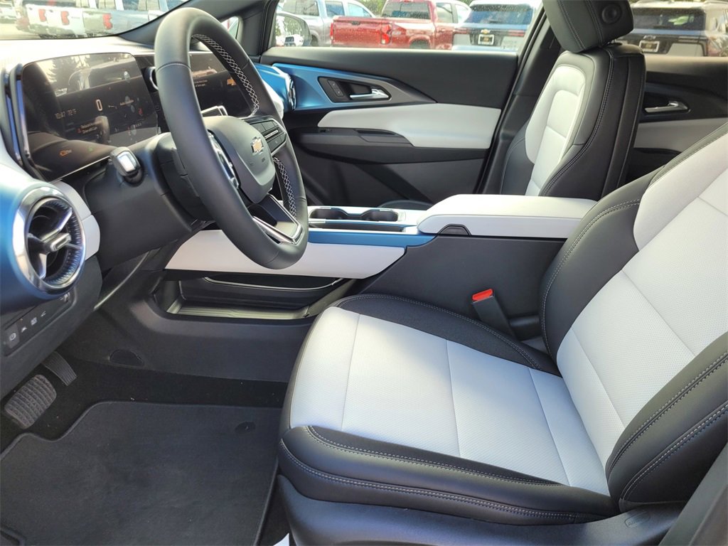 2026 Chevrolet Equinox EV 1LT photo 11