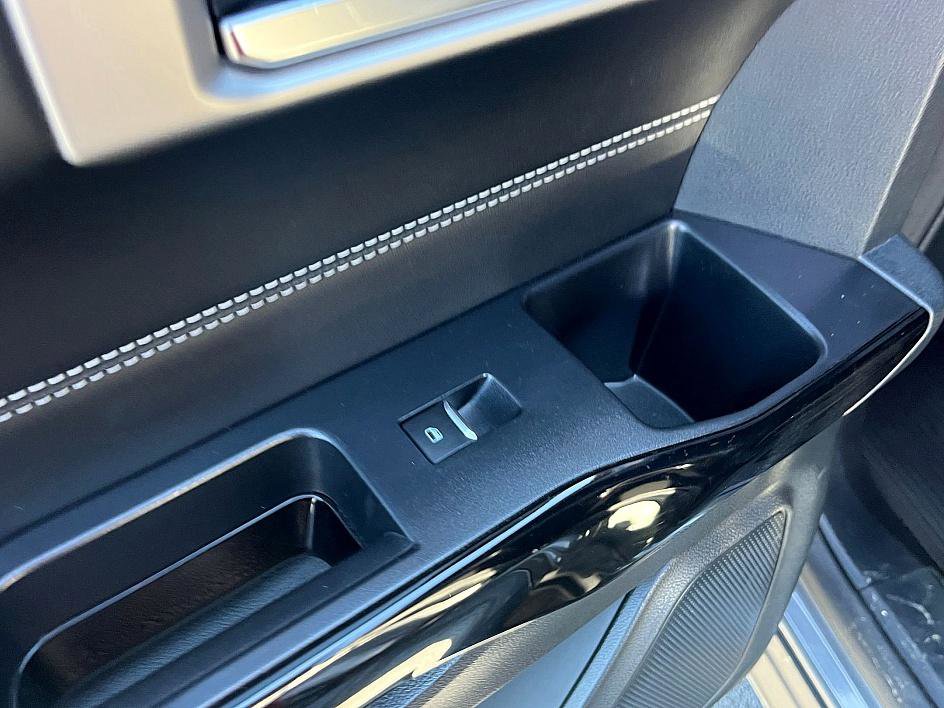 2021 Ford Explorer ST photo 25