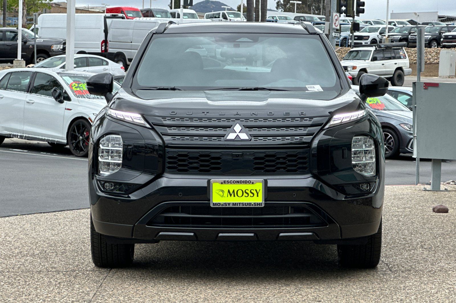 2025 Mitsubishi Outlander PHEV SEL photo 8