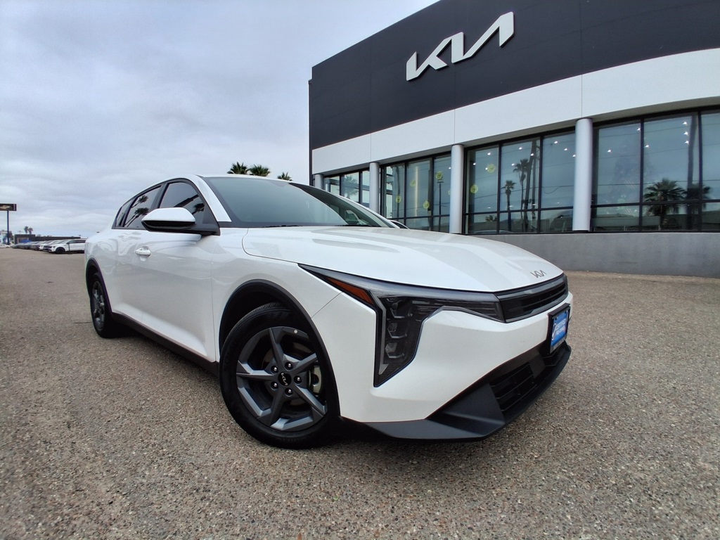 2025 Kia K4 LXS's photo