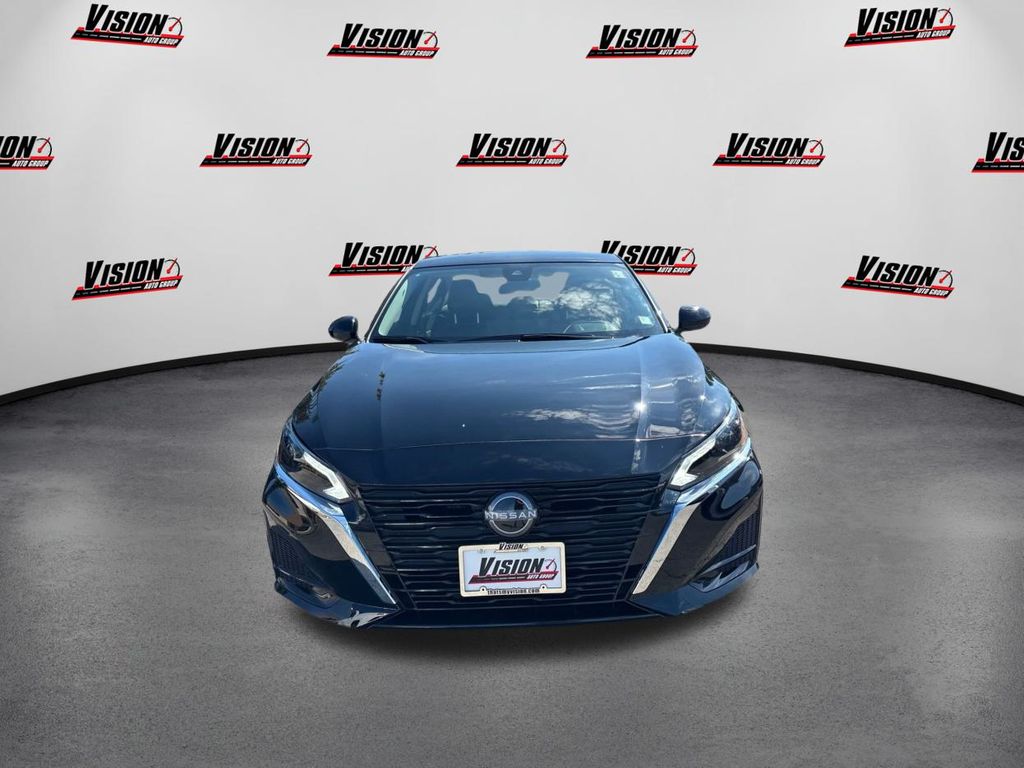 2025 Nissan Altima 2.5 SV photo 2