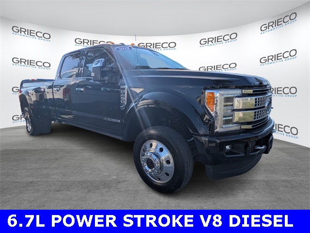 2019 Ford F-450 Super Duty Platinum's photo