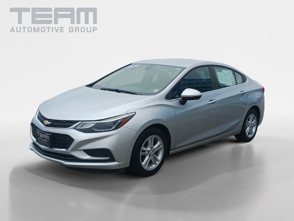 2018 Chevrolet Cruze LT photo 3