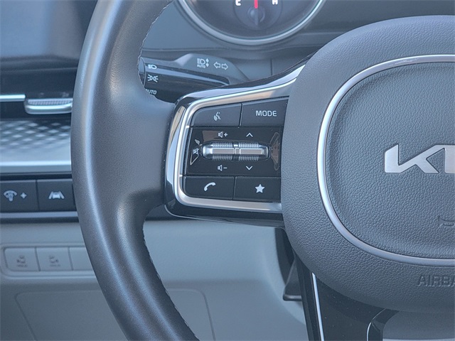 2024 Kia Carnival LX photo 27