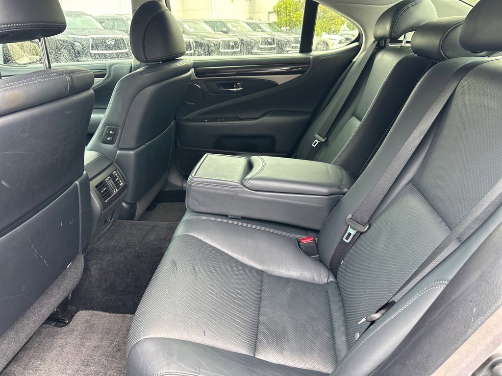 2017 Lexus LS 460 photo 13