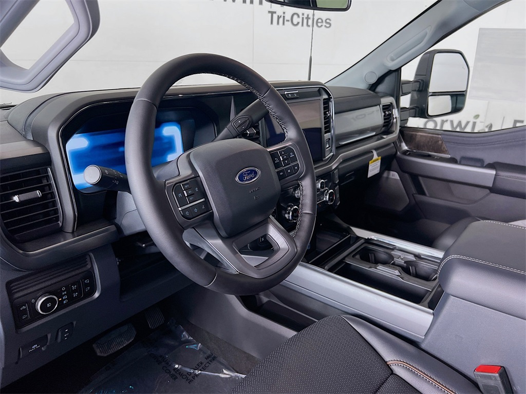2025 Ford F-250 Lariat photo 3