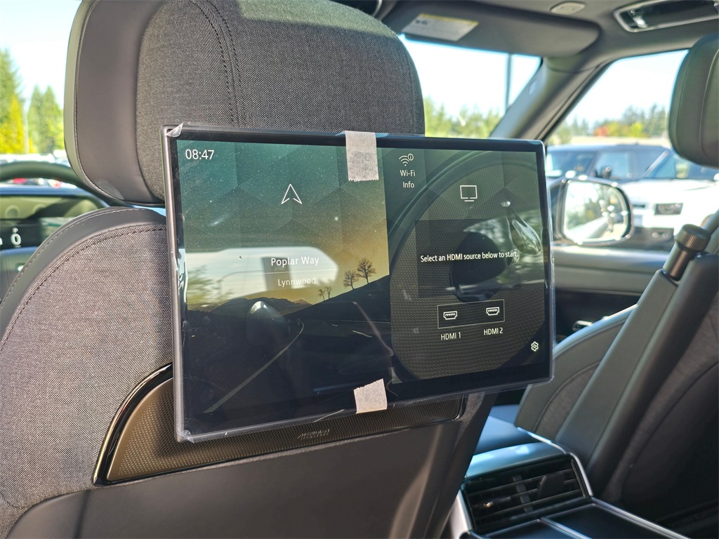 2025 Land Rover Range Rover SV photo 26