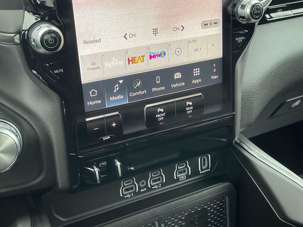 2026 Ram 1500 Laramie photo 36