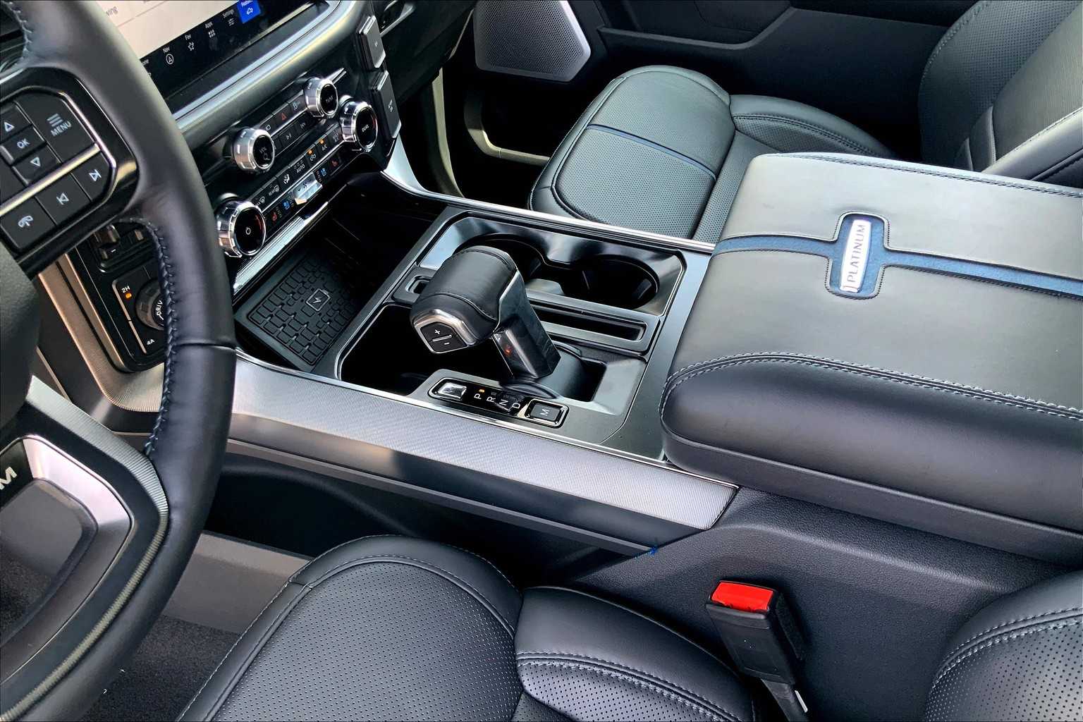 2025 Ford F-150 Platinum photo 7