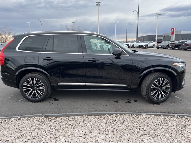 2025 Volvo XC90 T8 Plus photo 6