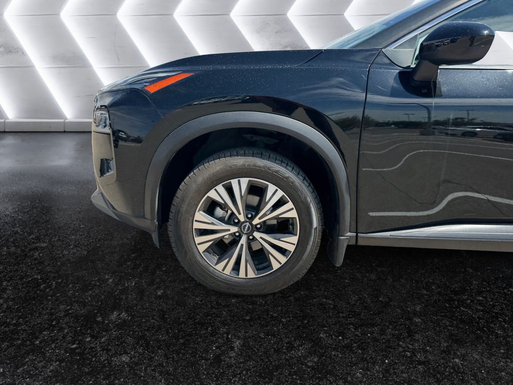 2023 Nissan Rogue SV photo 23