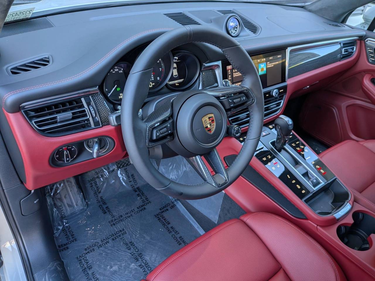 2025 Porsche Macan GTS photo 2