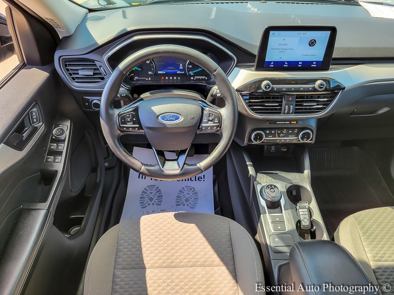 2022 Ford Escape SE Hybrid photo 3