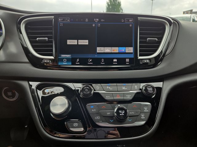 2026 Chrysler Voyager LX photo 8