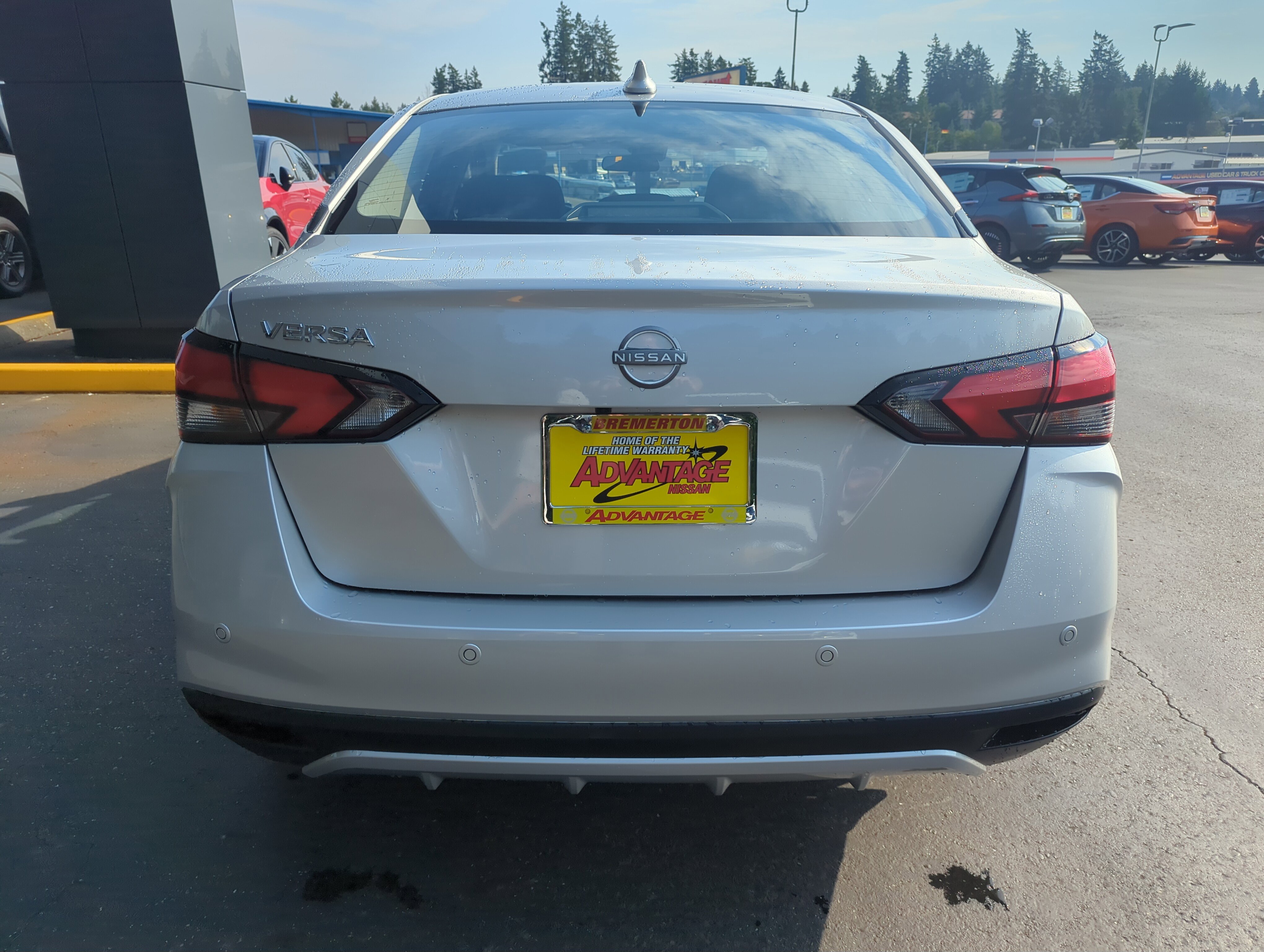 2025 Nissan Versa SV photo 3