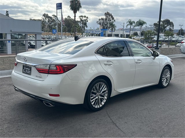 2017 Lexus ES 350 Luxury photo 5