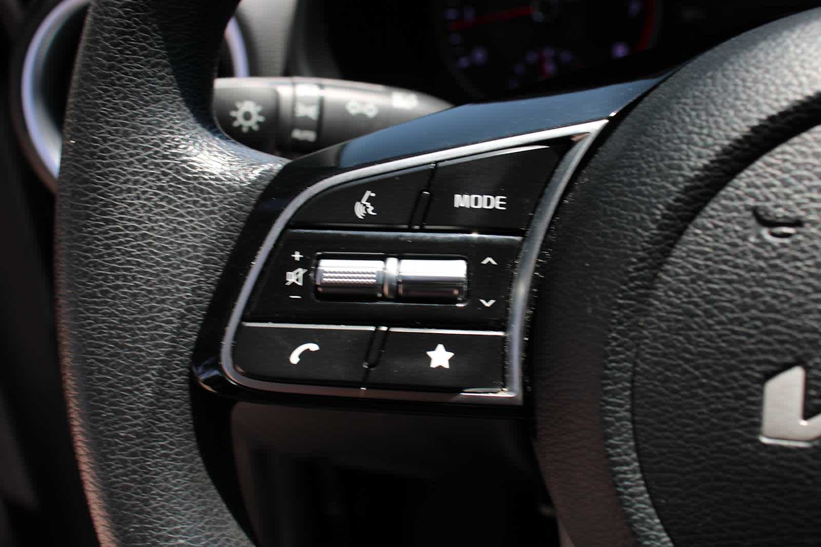2024 Kia Forte LXS photo 17