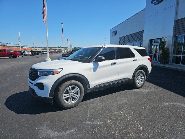 2023 Ford Explorer Base photo 2