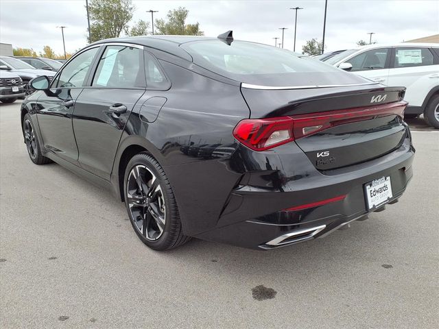 2024 Kia K5 GT-Line photo 3
