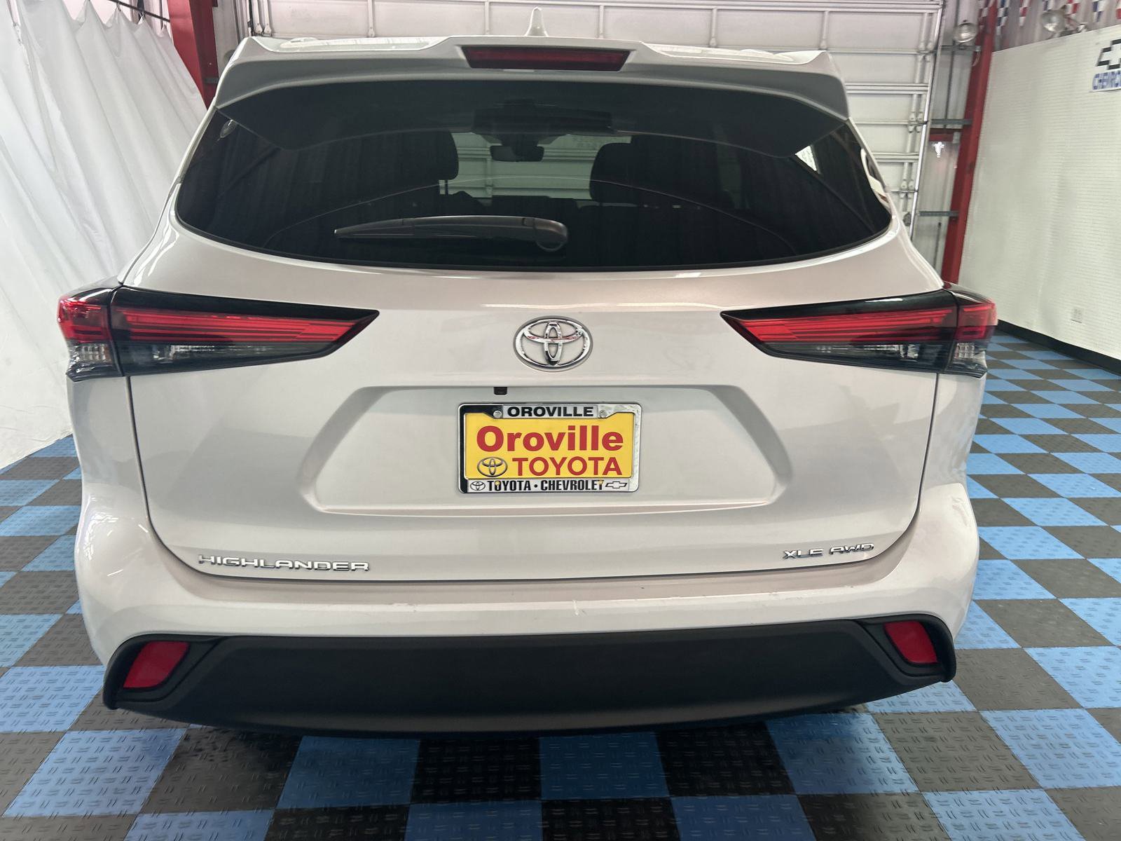 2023 Toyota Highlander XLE photo 4