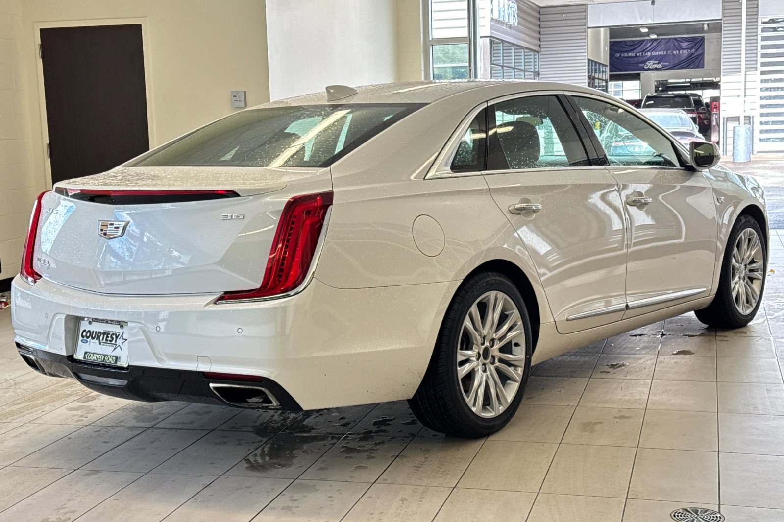 2019 Cadillac XTS Luxury photo 3
