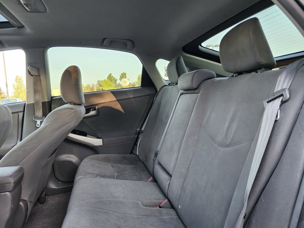2010 Toyota Prius Three photo 17