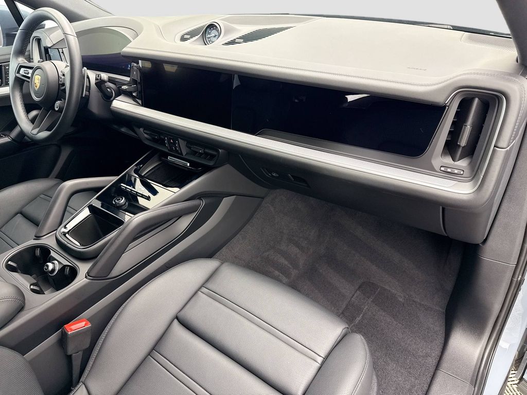2025 Porsche Cayenne Coupe Base photo 15