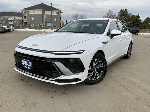 2026 Hyundai Sonata Hybrid Blue's photo