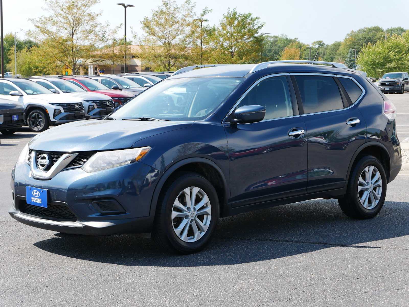 Used 2016 Nissan Rogue SV with VIN KNMAT2MV7GP615062 for sale in Mankato, Minnesota