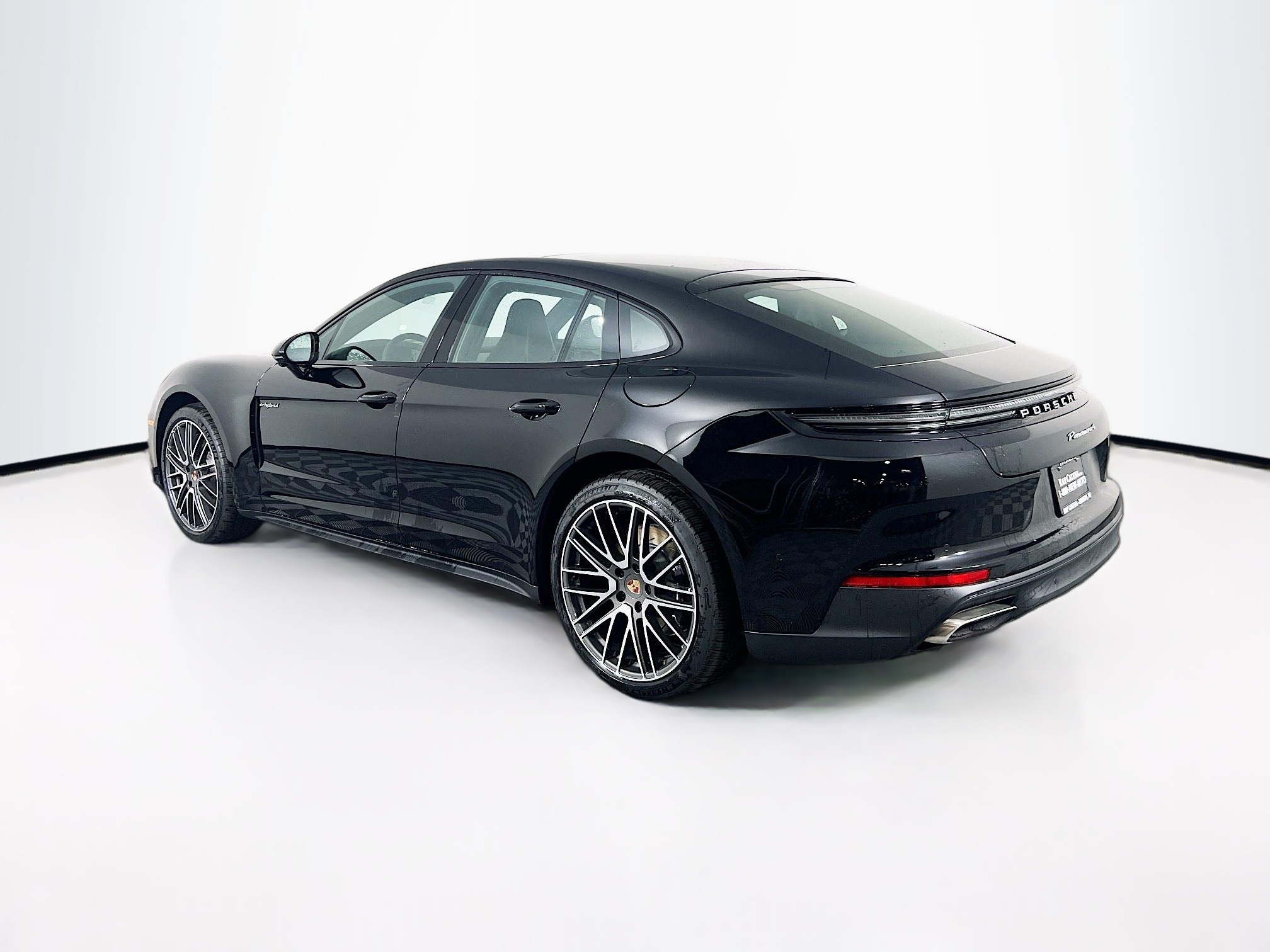 2026 Porsche Panamera 4 E-Hybrid photo 3