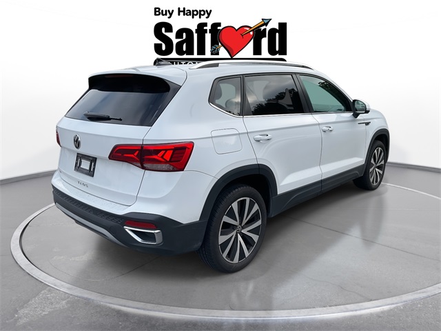 2024 Volkswagen Taos SE photo 4