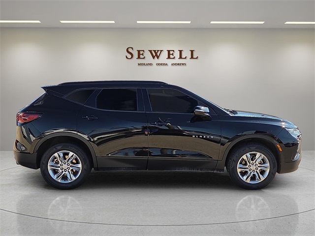2019 Chevrolet Blazer Base photo 2