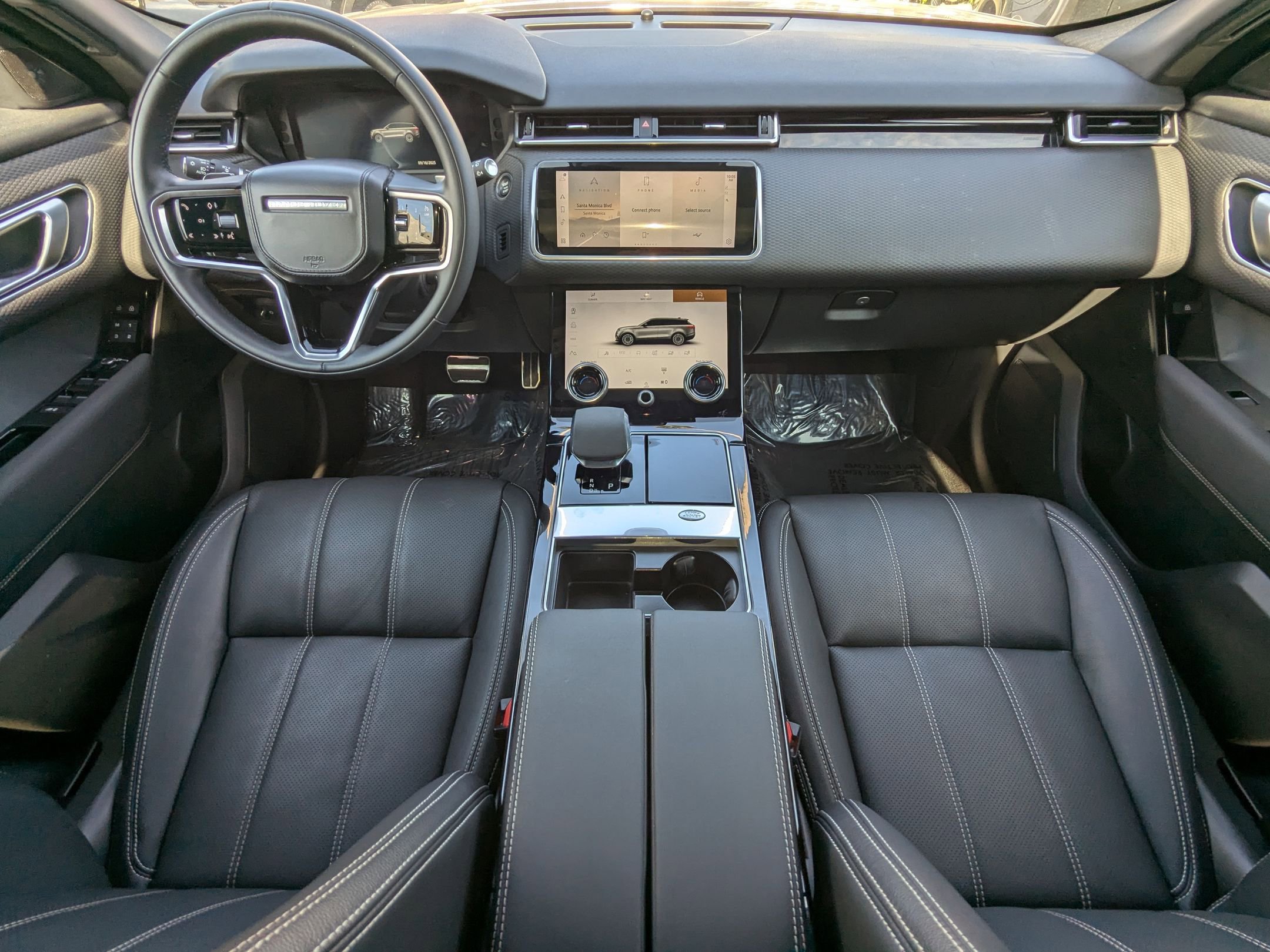 2023 Land Rover Range Rover Velar R-Dynamic S photo 17