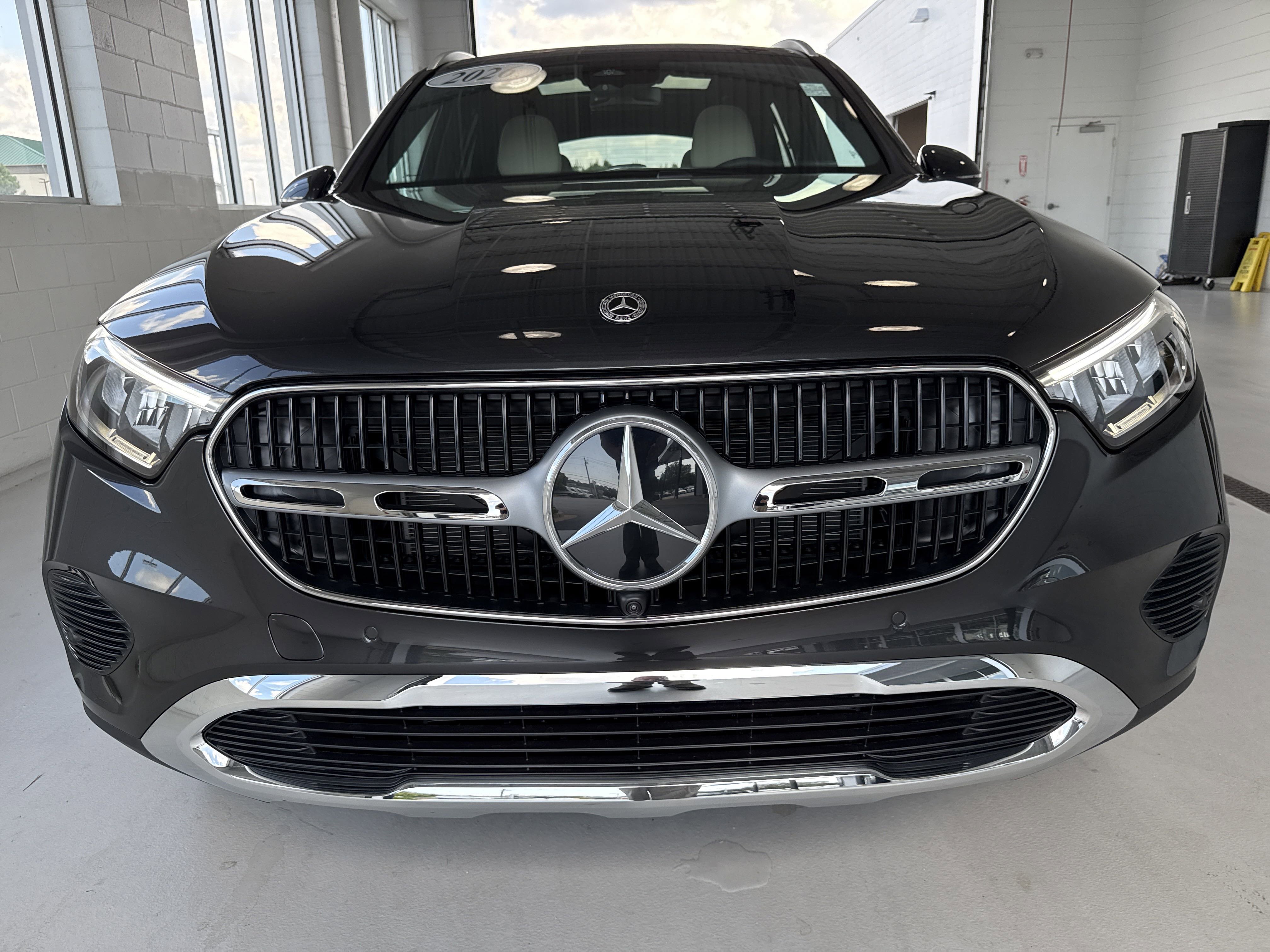 2026 Mercedes Benz GLC 300 photo 3