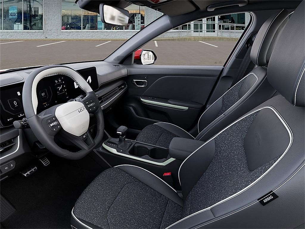 2025 Kia K4 GT-Line photo 16
