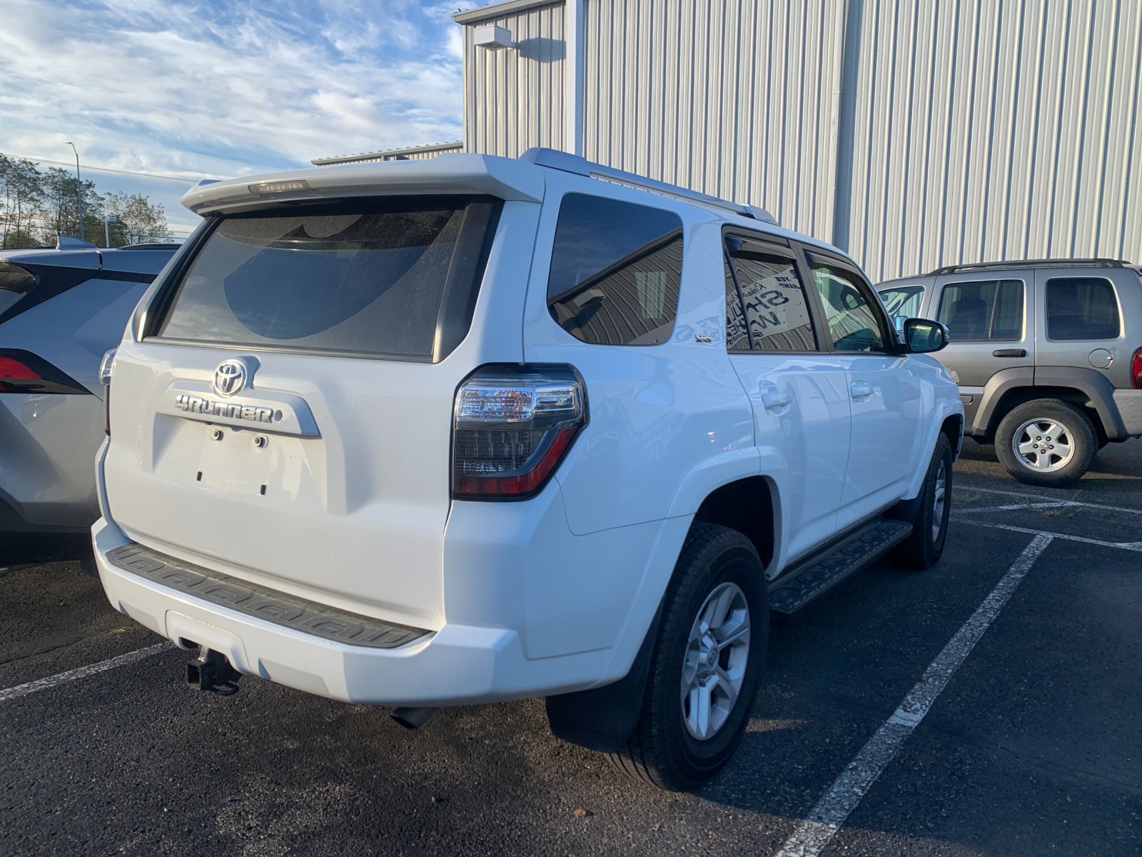 2017 Toyota 4Runner SR5 Premium photo 2