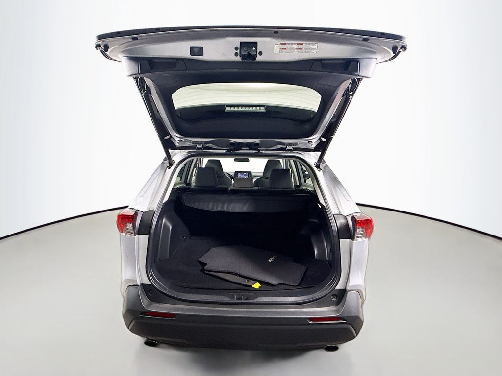 2022 Toyota RAV4 Hybrid XLE photo 27