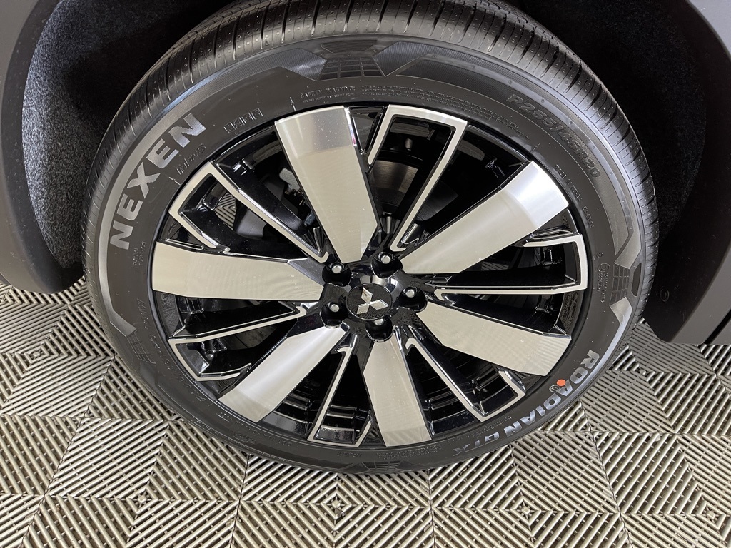 2025 Mitsubishi Outlander SE photo 35