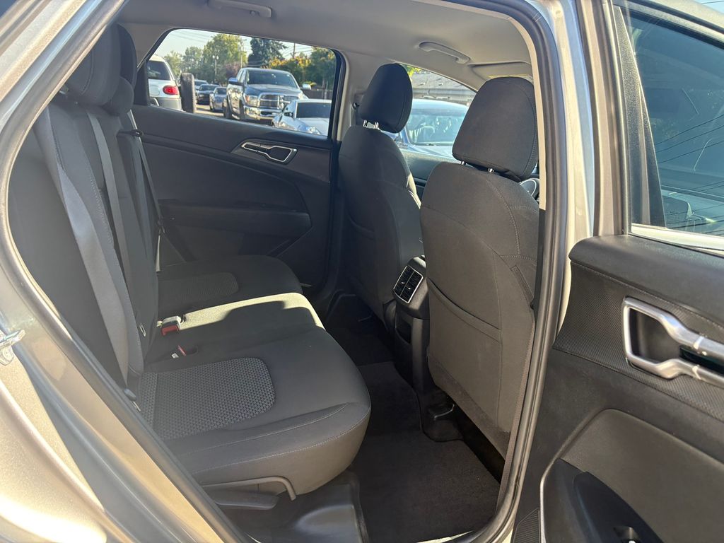 2023 Kia Sportage LX photo 29