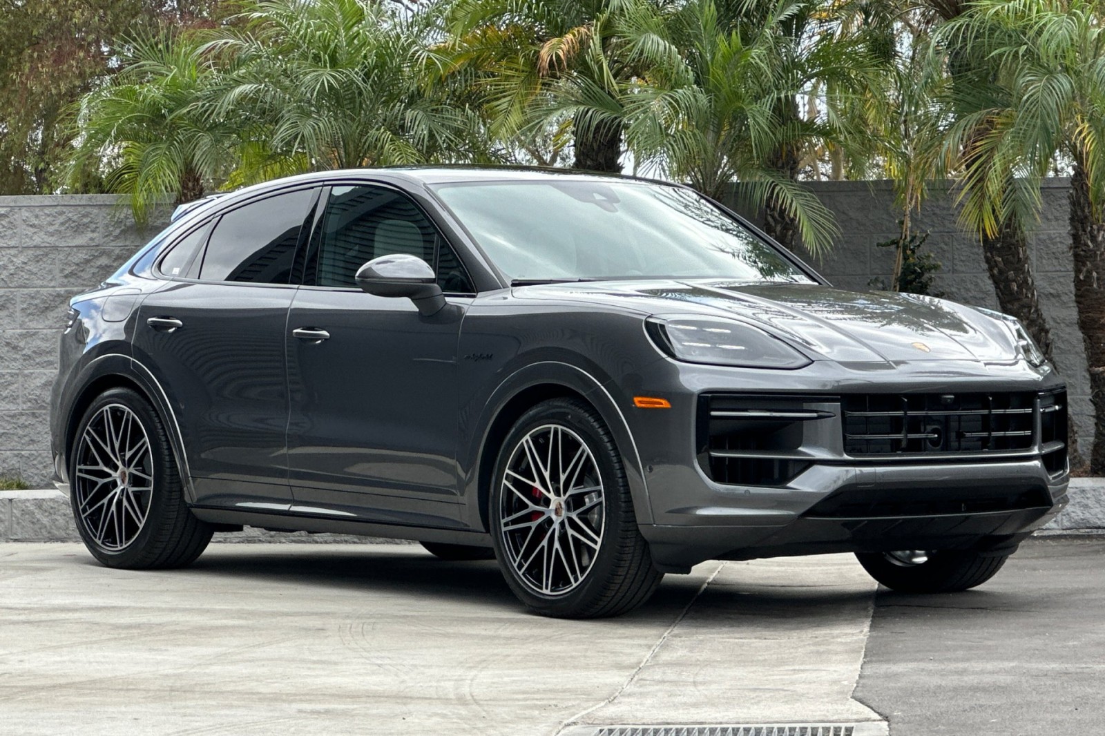 2026 Porsche Cayenne S E-Hybrid Coupe photo 11