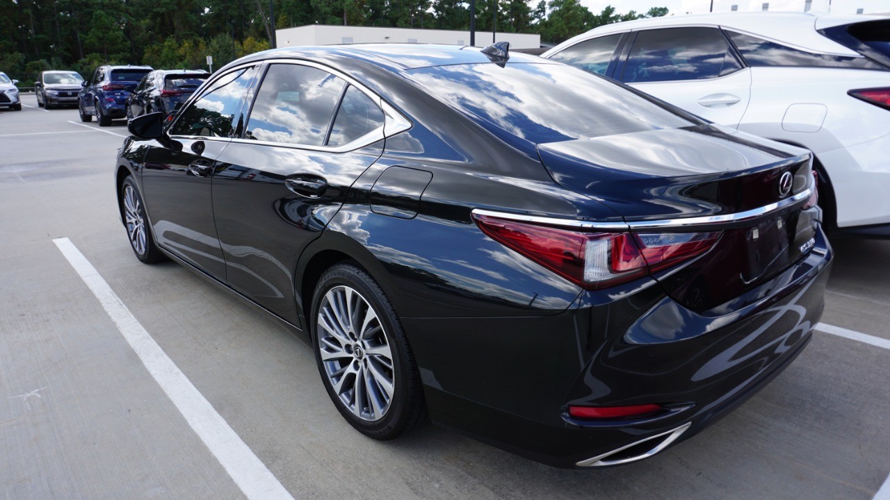 2021 Lexus ES 350 photo 4