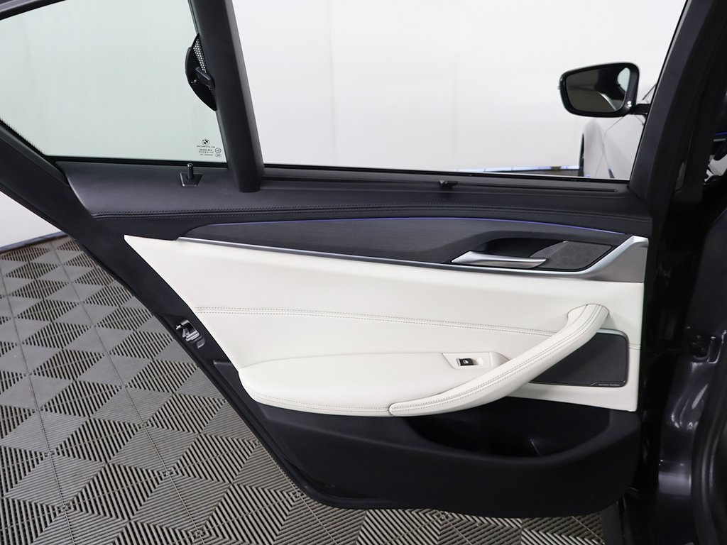 2022 Bmw M550i xDrive photo 28