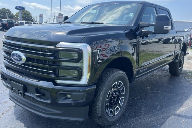 2025 Ford F-250 Platinum photo 2