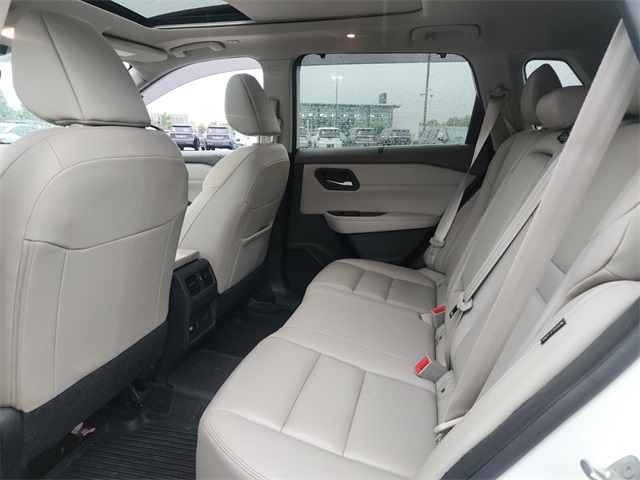 2023 Nissan Rogue SL photo 12