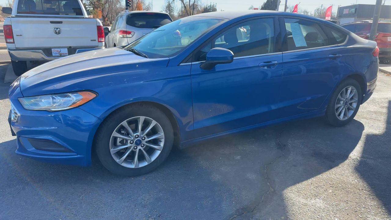 2017 Ford Fusion SE photo 4