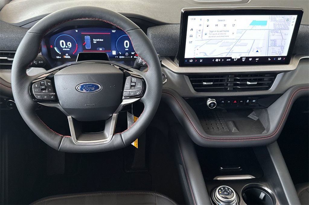 2025 Ford Explorer ST-Line photo 14