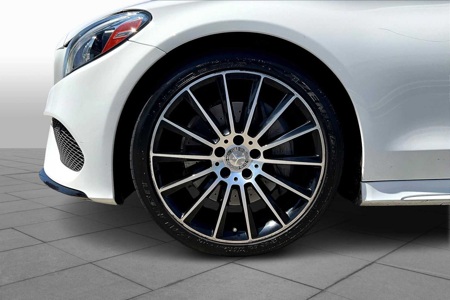 2017 Mercedes Benz C 300 photo 10