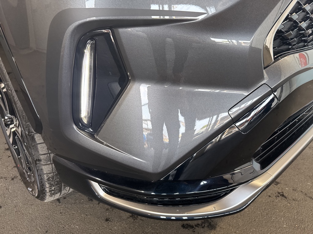 2025 Toyota RAV4 Hybrid XSE photo 10