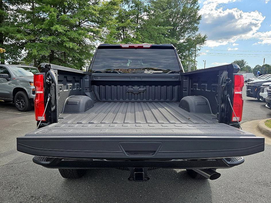 2025 Chevrolet Silverado 2500HD LT photo 5