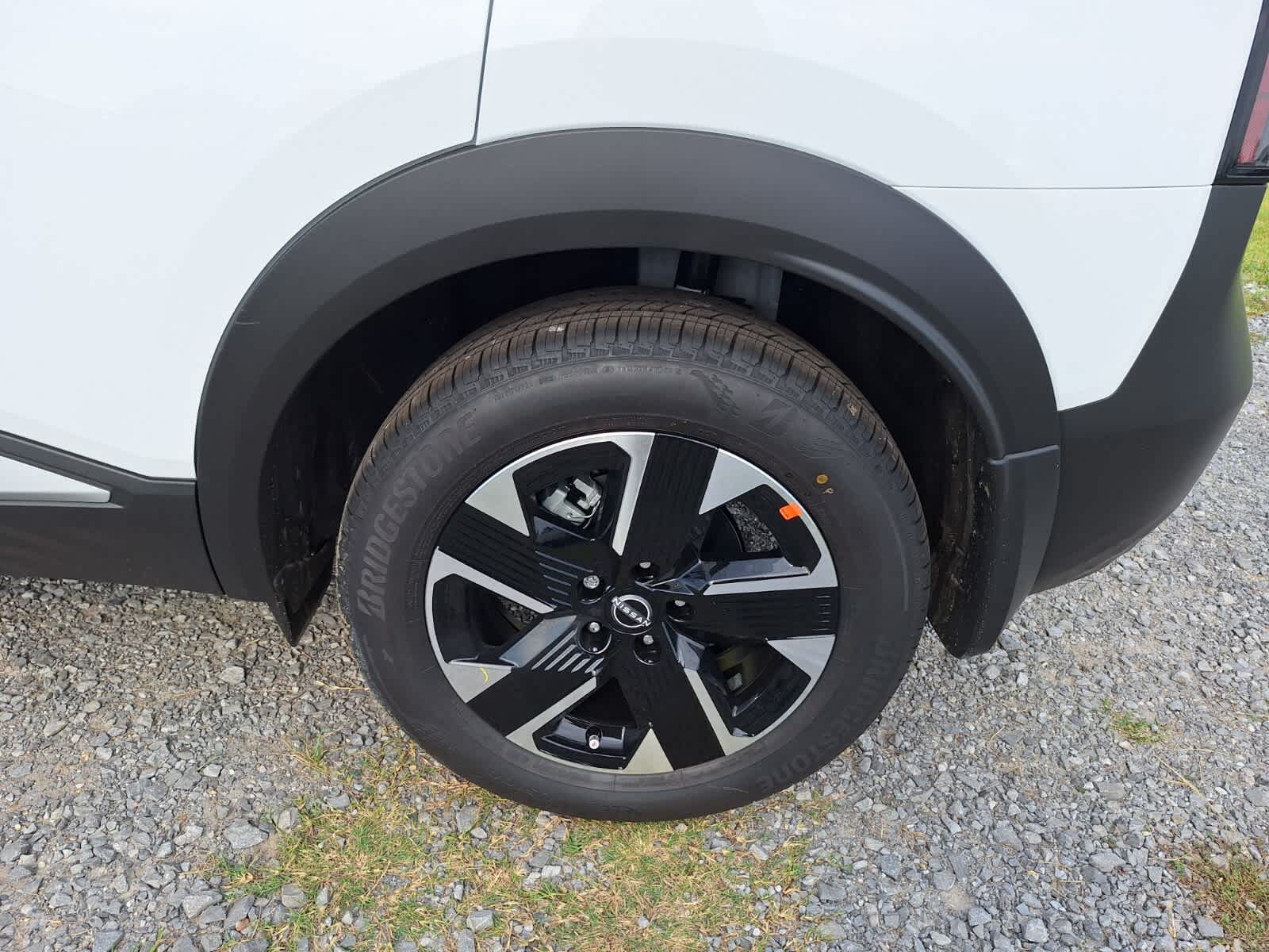 2025 Nissan Kicks SV photo 23
